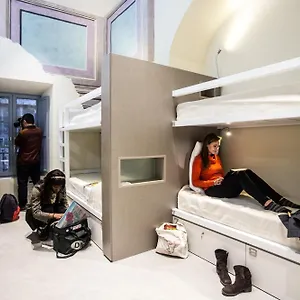 http://little-italy-hostel.hotels-perugia.com